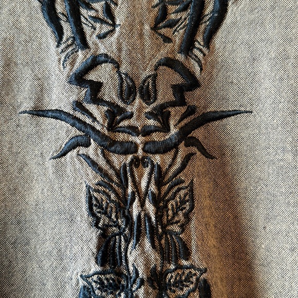 Maggie & Max brand Size 2X. Embroidered detail Boho Blouse. Like New - Picture 14 of 16